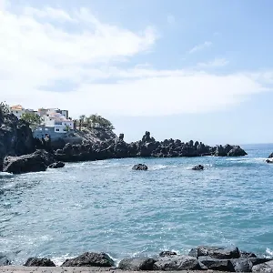  Affittacamere Casa Julio - Complete Coastal Retreat - Entire - 3 Min Walk From The Ocean - Shared Entrance With Host
